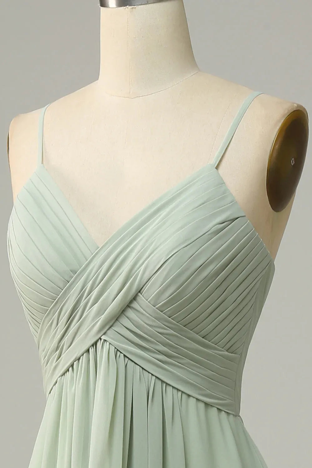 Vintage A Line Spaghetti Straps Sleeveless Pleated Chiffon Floor-Length Bridesmaid Dress