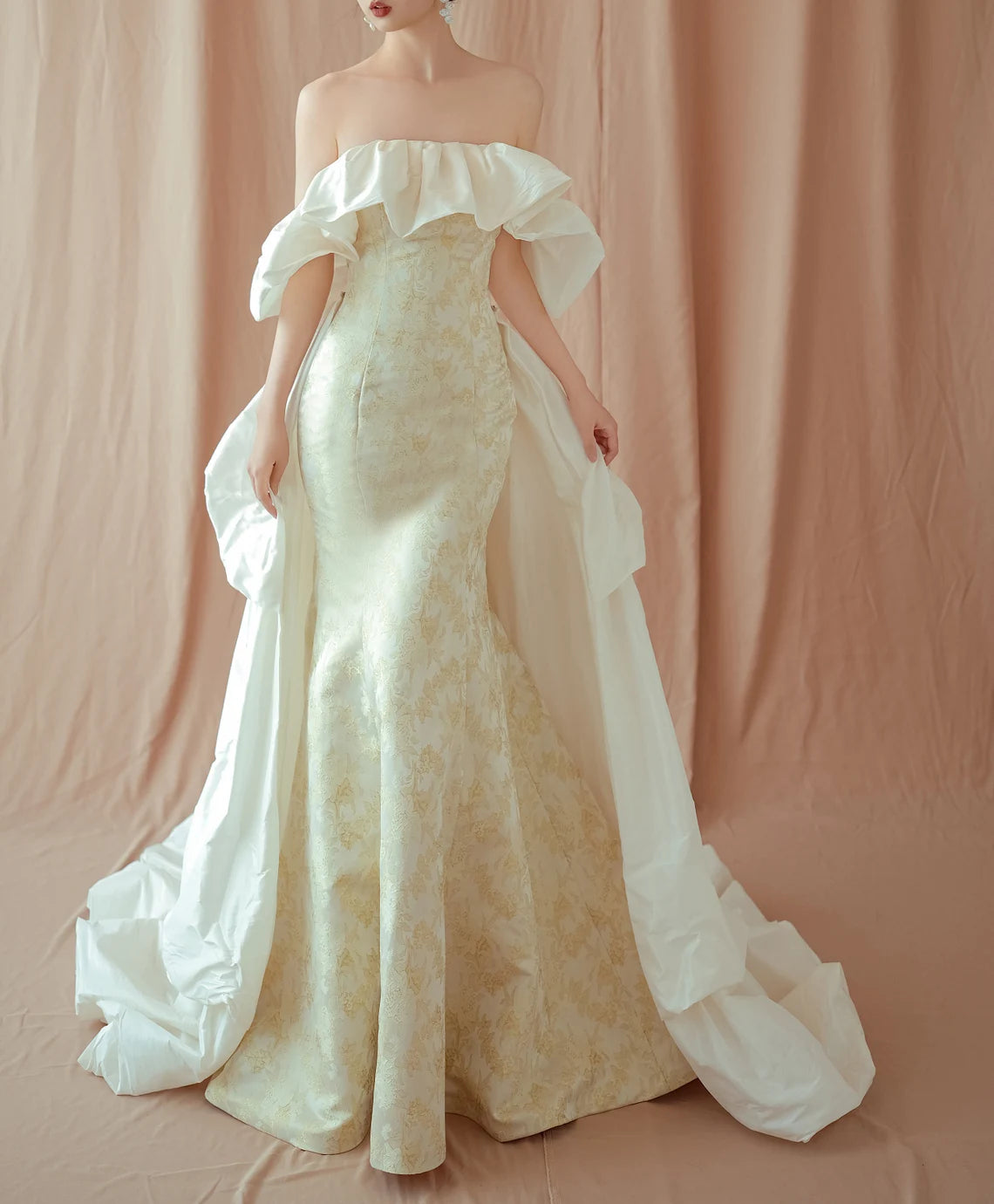 Vintage Inspired Wedding Dresses Mermaid Bridal Dresses Off The Shoulder Lace Satin Combined With Overskirt With Train