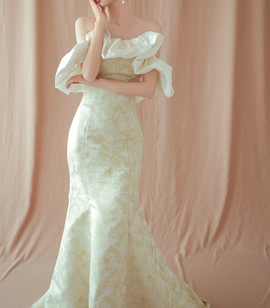 Vintage Inspired Wedding Dresses Mermaid Bridal Dresses Off The Shoulder Lace Satin Combined With Overskirt With Train