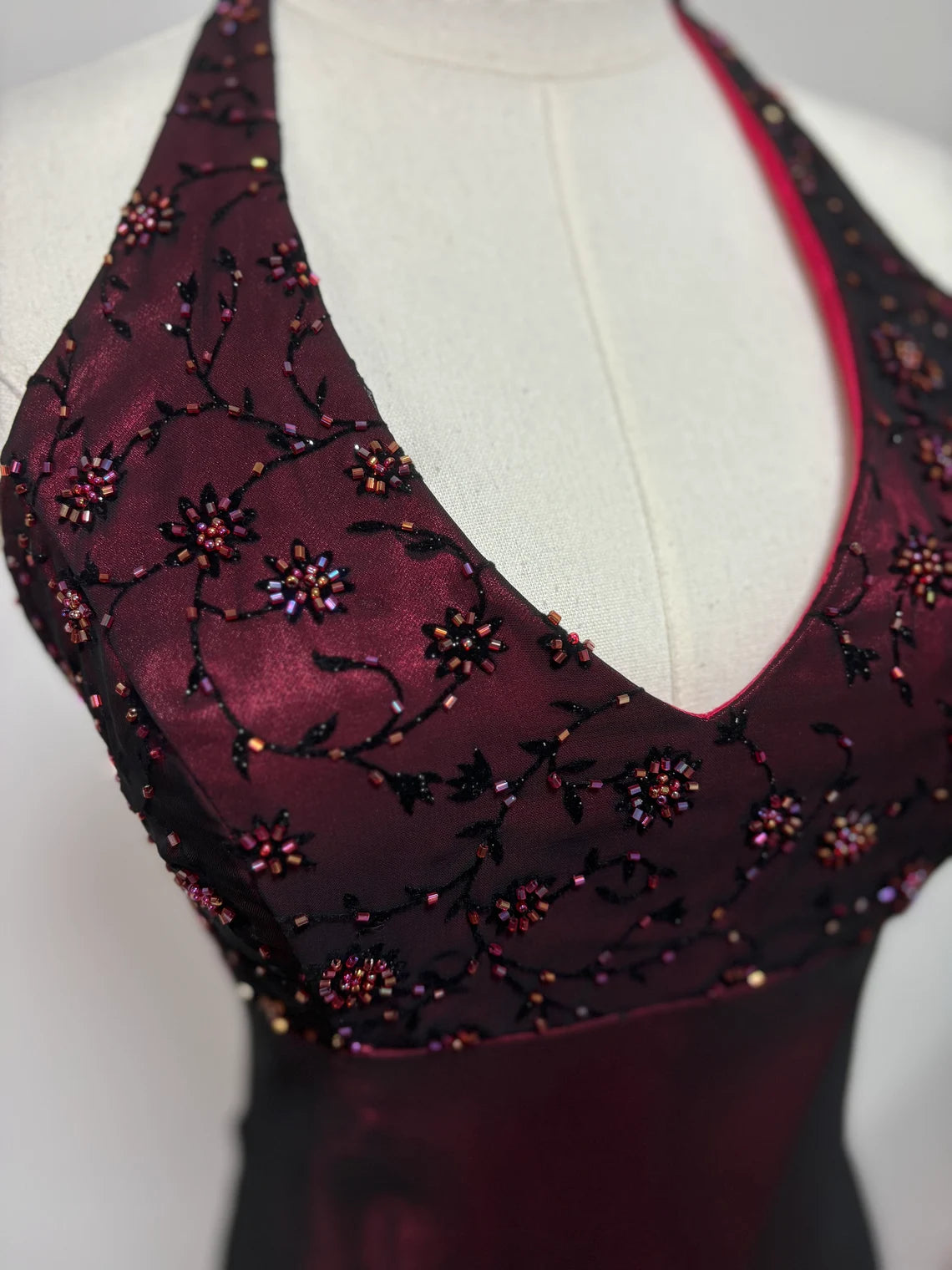 Vintage Off Shoulder Sleeveless Lace Up V Neck Halter Prom Dress