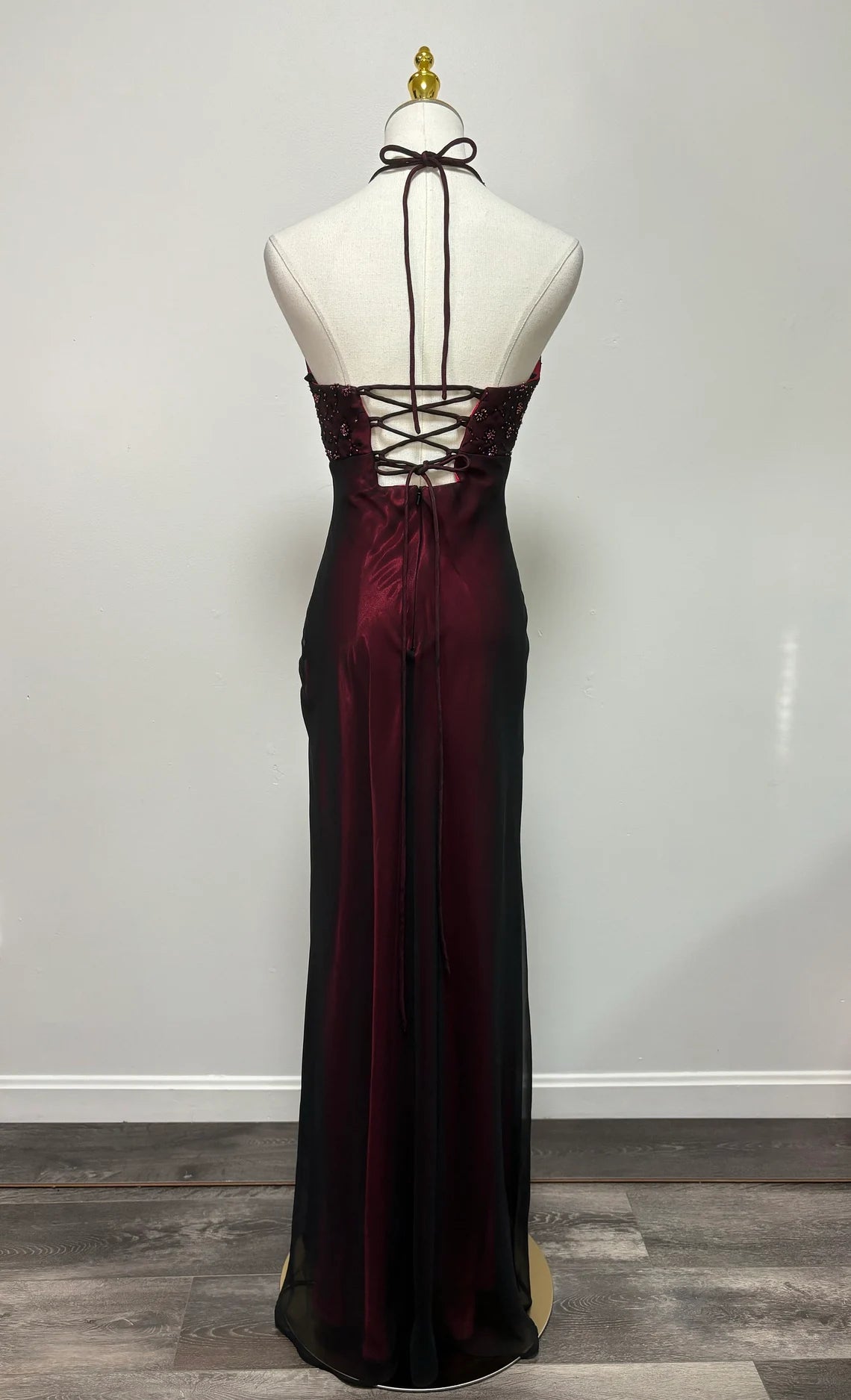 Vintage Off Shoulder Sleeveless Lace Up V Neck Halter Prom Dress