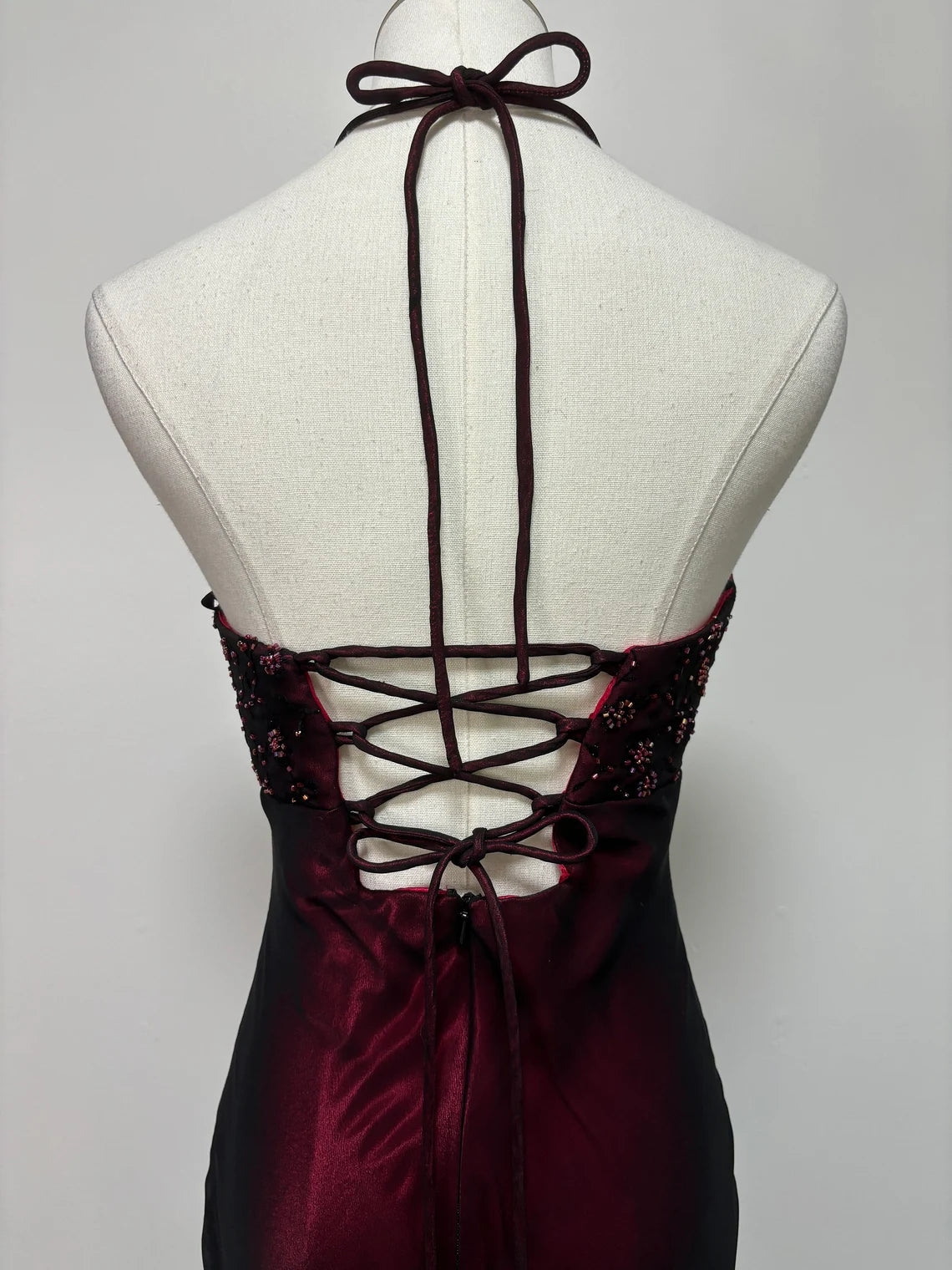 Vintage Off Shoulder Sleeveless Lace Up V Neck Halter Prom Dress