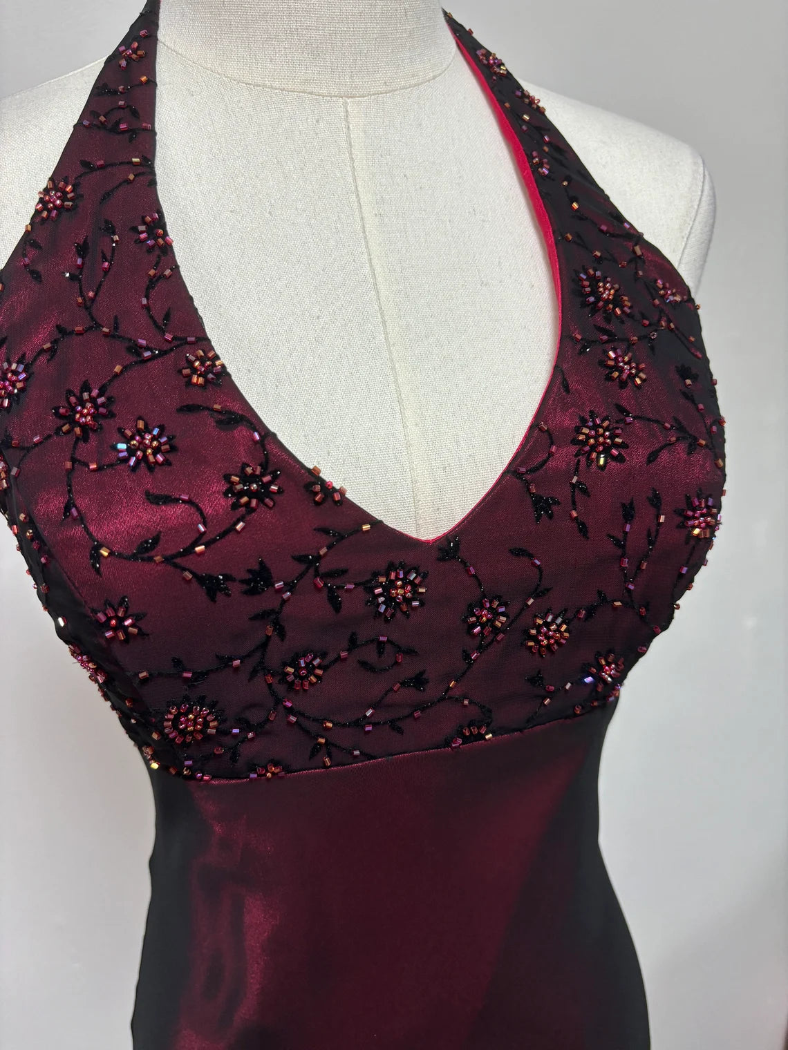 Vintage Off Shoulder Sleeveless Lace Up V Neck Halter Prom Dress