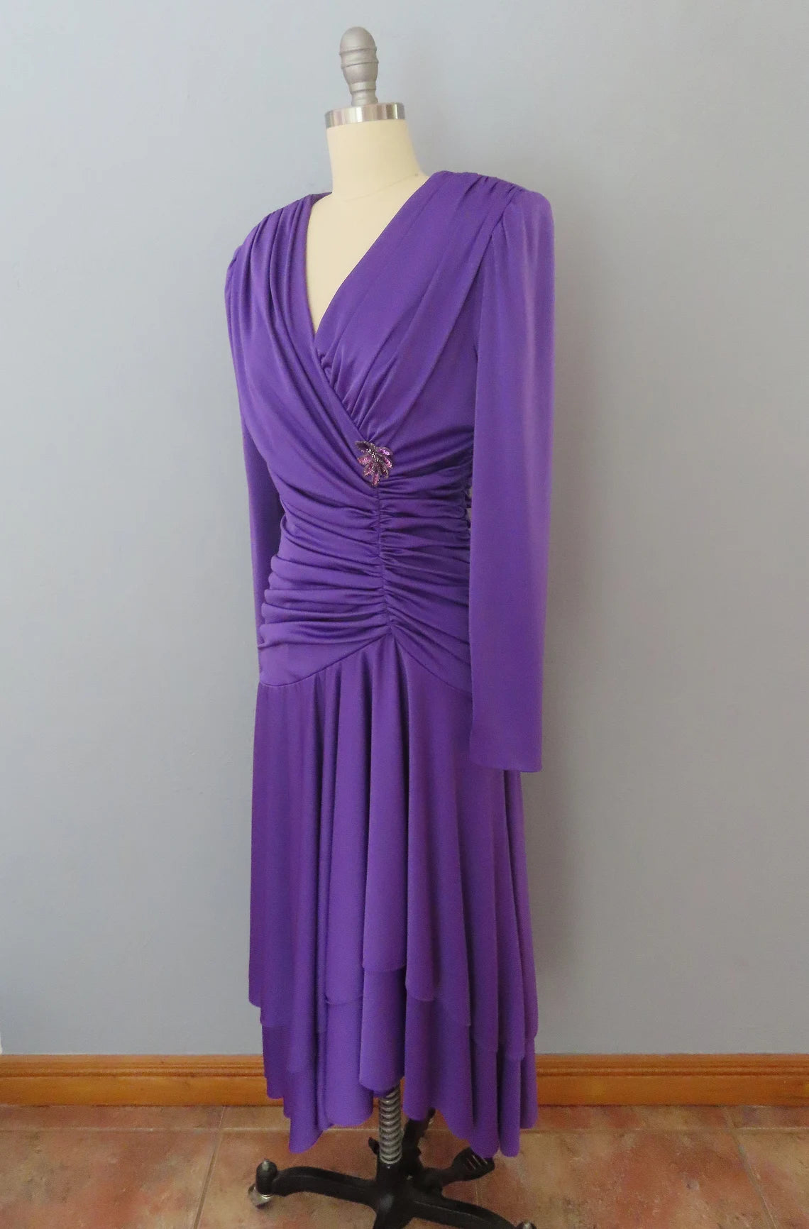 Vintage Purple Beaded Sequin Cocktail Dress V Neck Long Sleeves Party Dress Pleated Bridesmaid Dress