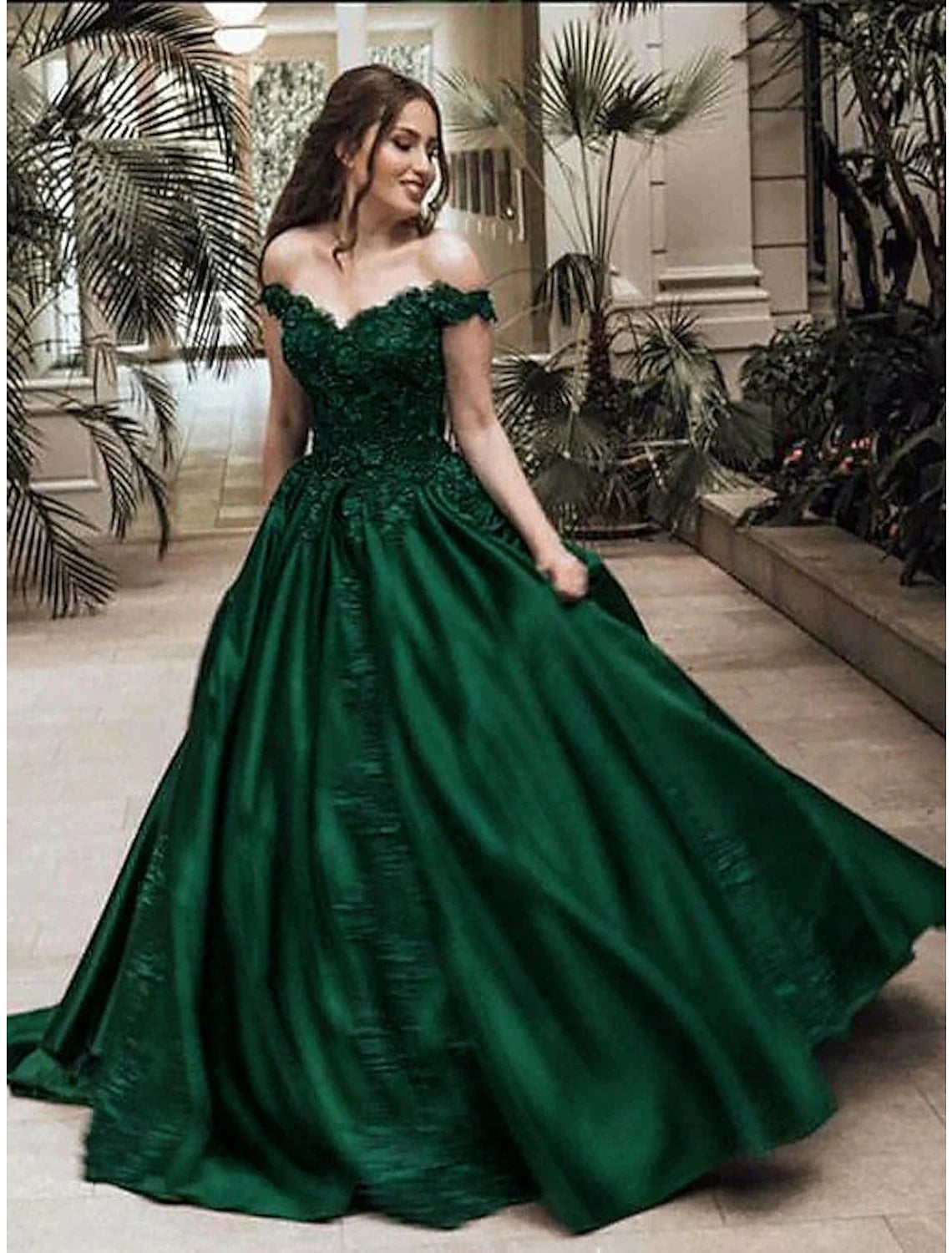 Weitese Ball Gown Sparkle Red Green Dress Quinceanera Prom Dress Off Shoulder Sleeveless Floor Length Lace with Appliques