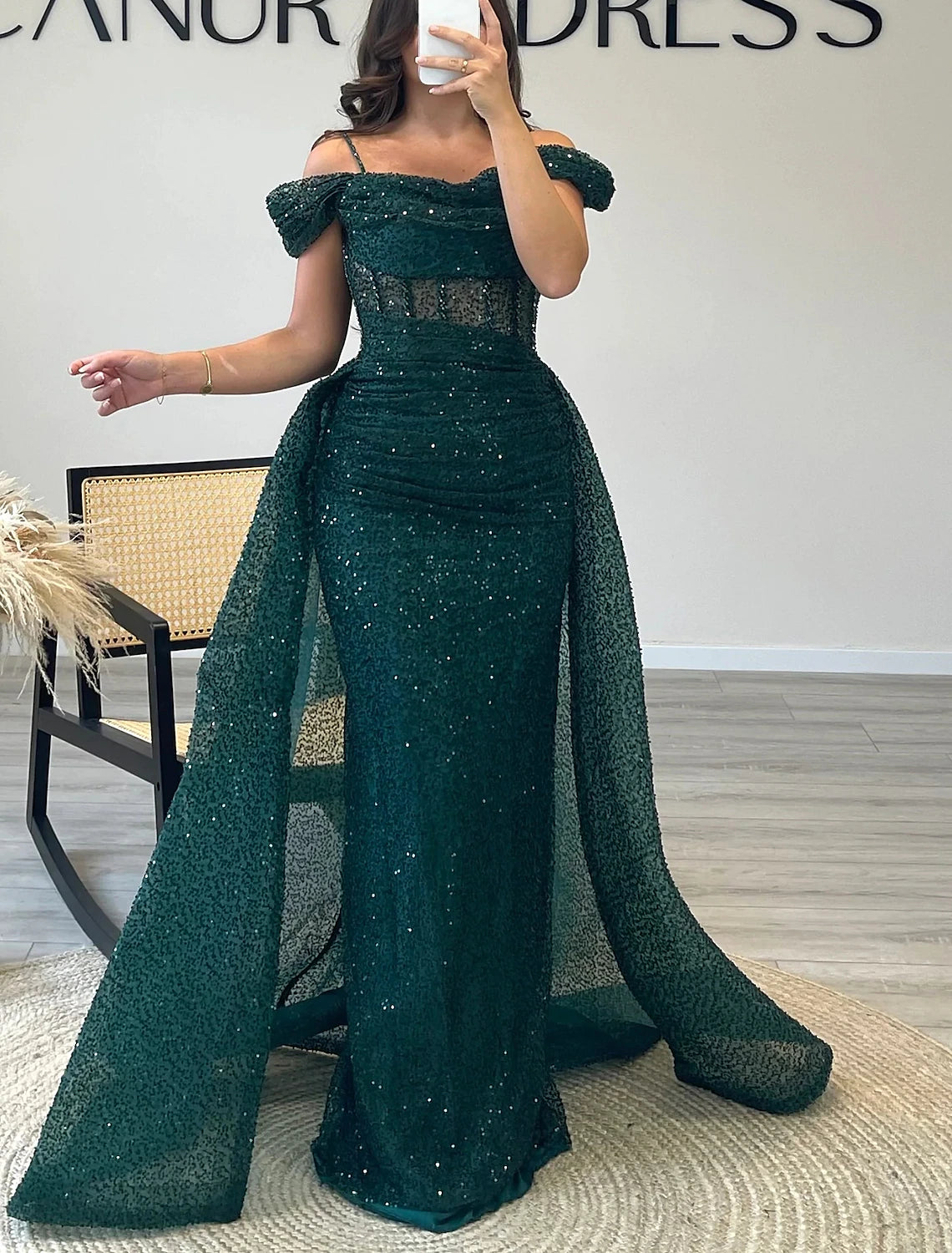 Weitese Sheath / Column Prom Dresses Elegant Dress Formal Prom Floor Length Short Sleeve Off Shoulder Sequined with Glitter Ruched