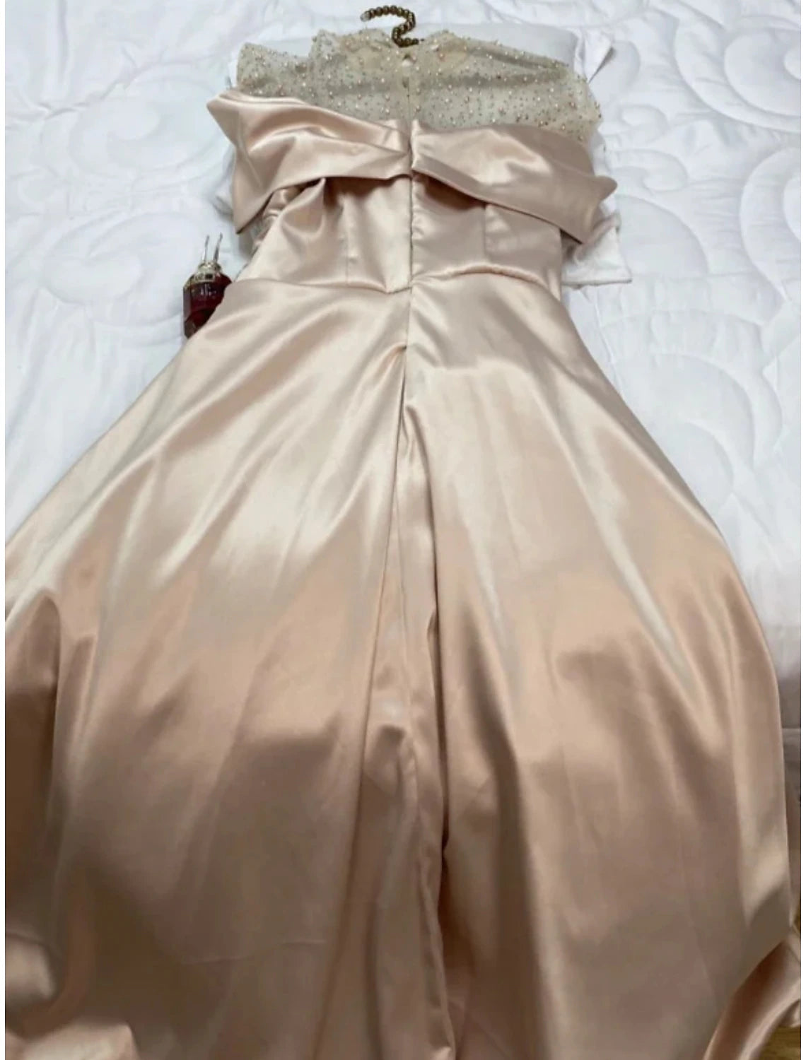 Weitese A-Line Evening Gown Elegant Dress Formal Red Green Dress Floor Length Short Sleeve Illusion Neck Satin with Ruched Beading