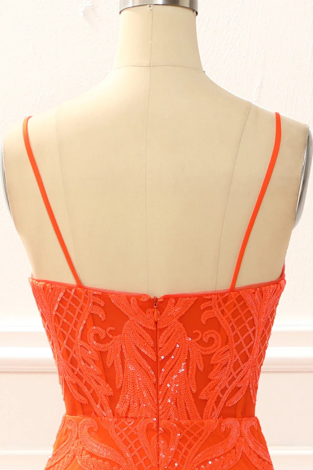 Vestido de fiesta de sirena con purpurina naranja y abertura