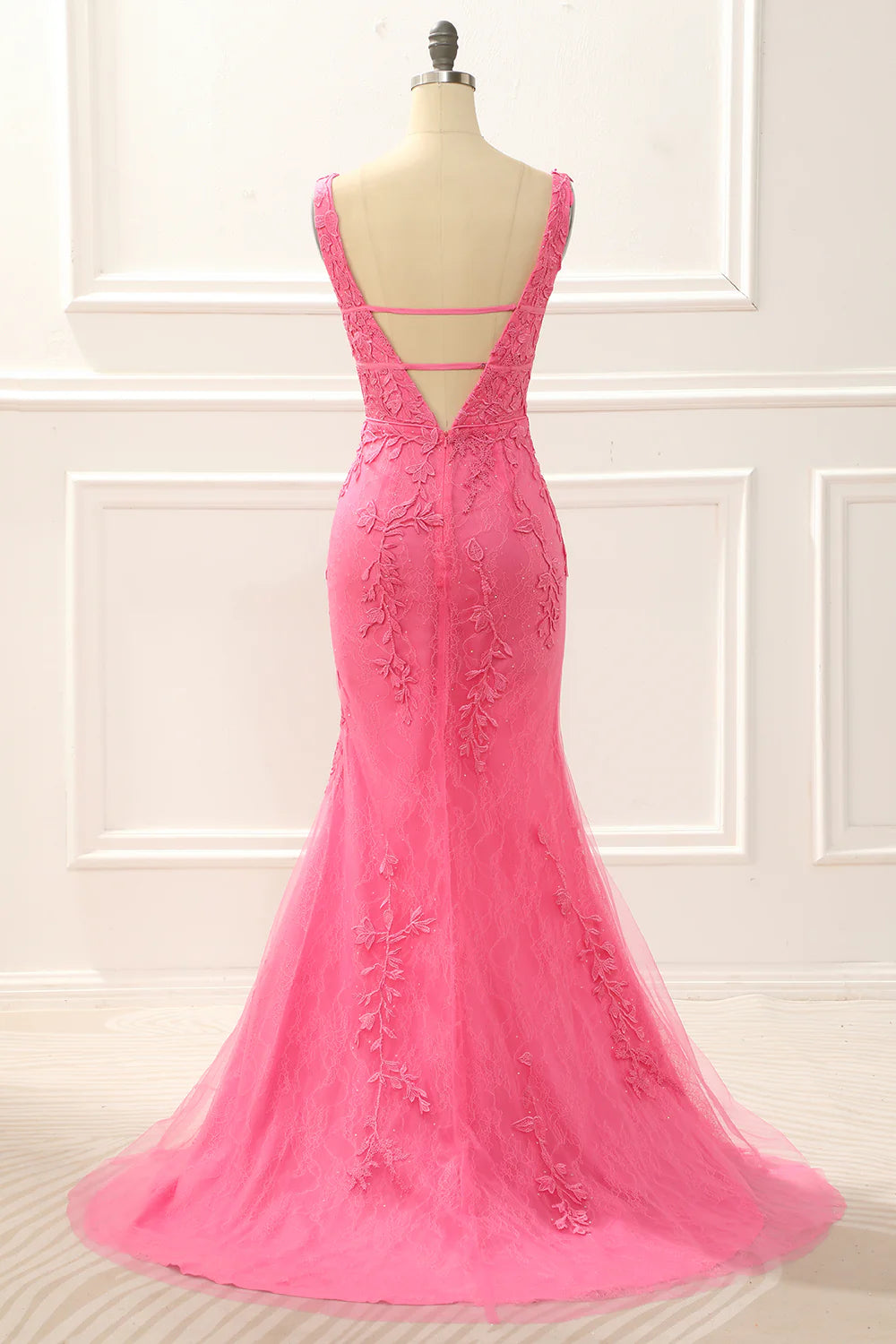 Vestido de fiesta de sirena de tul rosa intenso con apliques