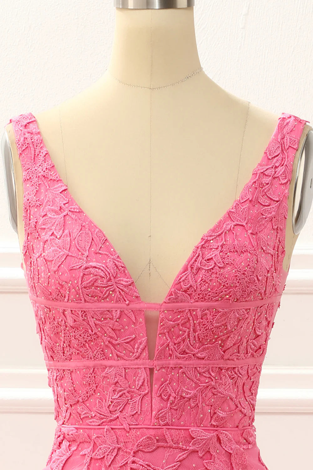 Vestido de fiesta de sirena de tul rosa intenso con apliques