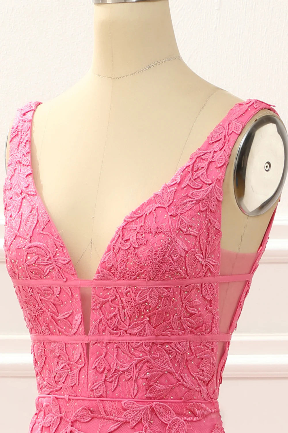 Vestido de fiesta de sirena de tul rosa intenso con apliques