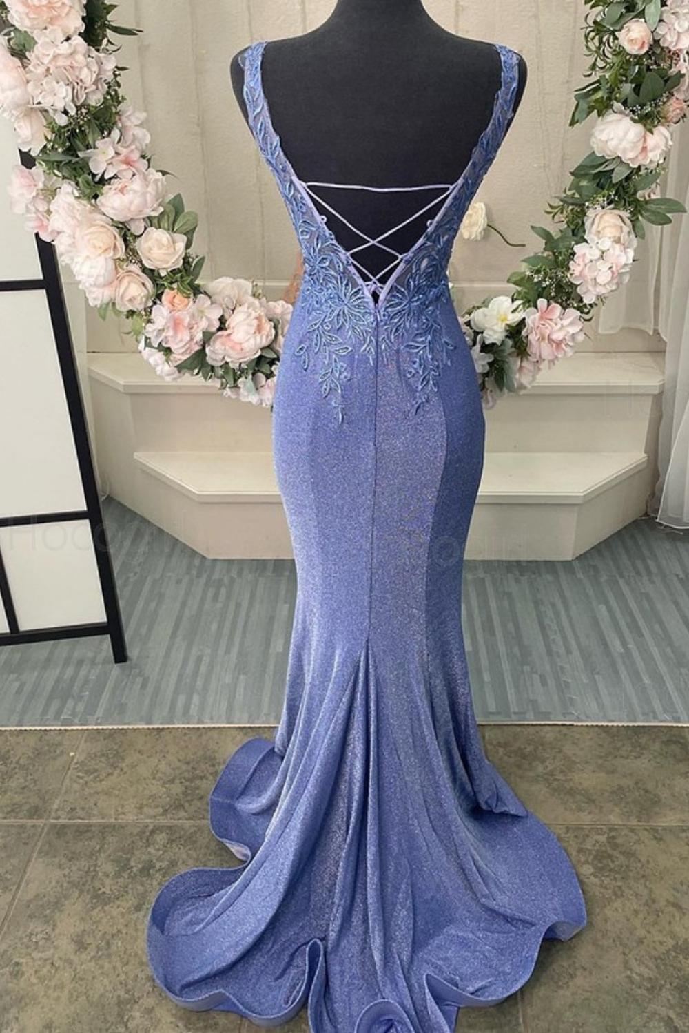 Hermoso vestido de fiesta largo azul con escote en V profundo y apliques de sirena de Weitese