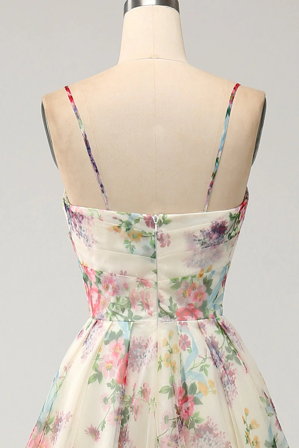 Vestido de fiesta color marfil estampado con abertura y corte A