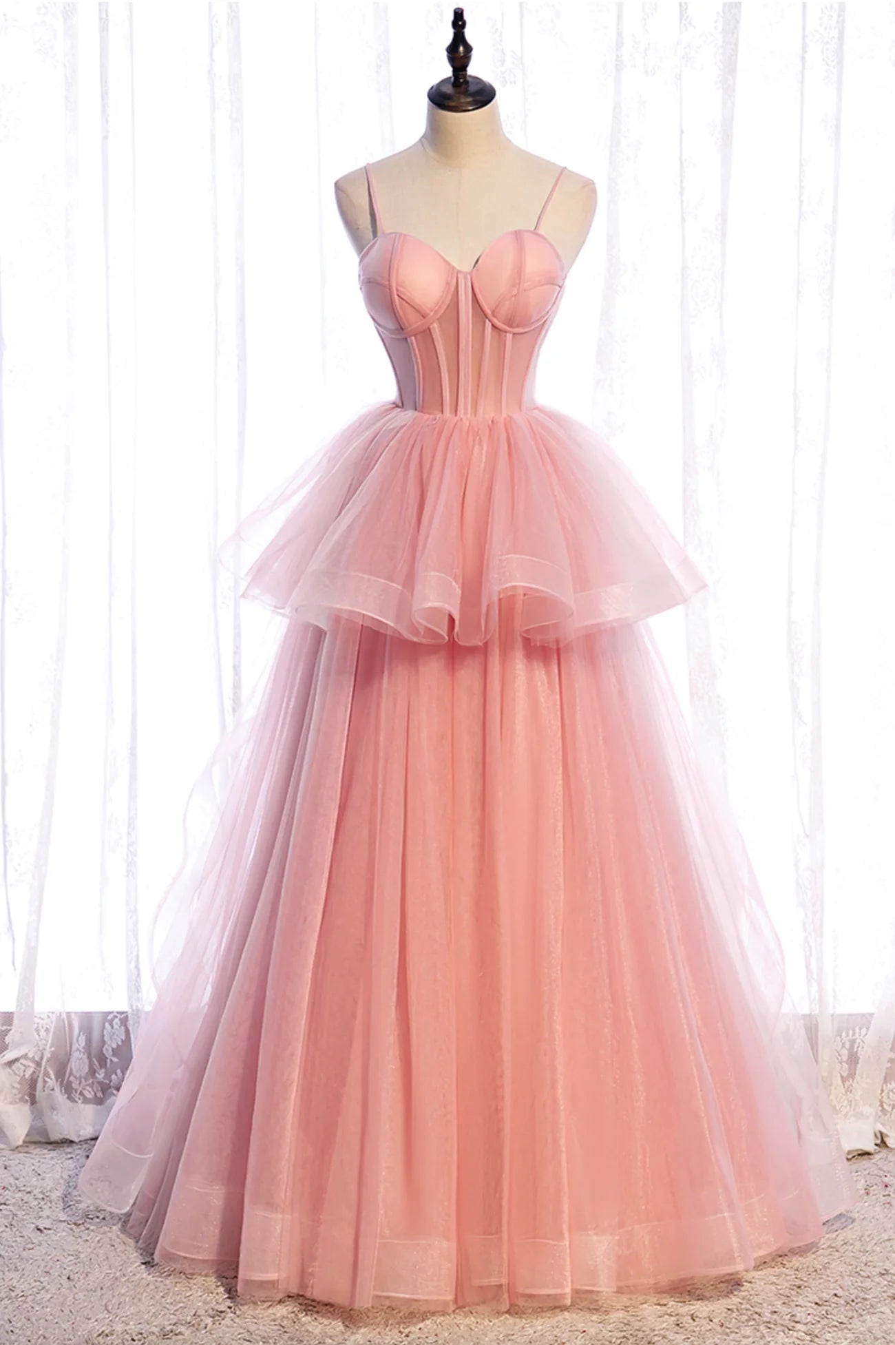 Robe de bal longue en tulle rose coupe trapèze