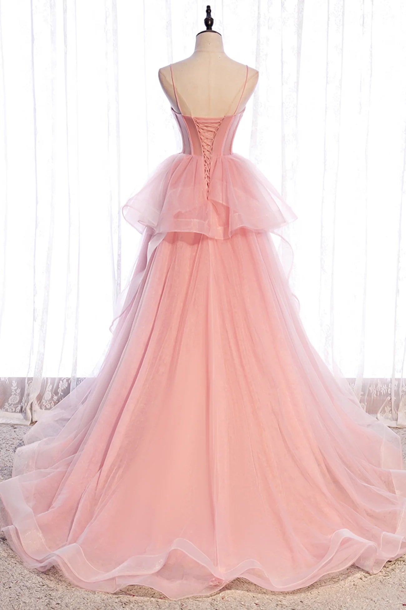 Robe de bal longue en tulle rose coupe trapèze