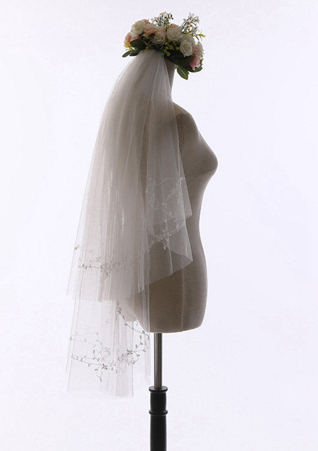 Tulle Two-tier Waltz Bridal Veils With Bead String