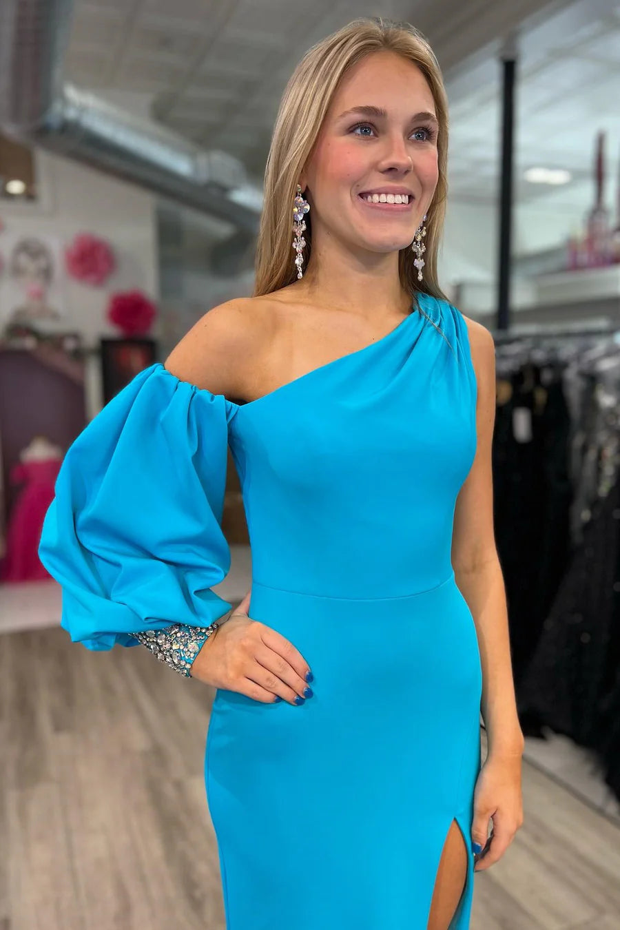 Vestido de fiesta de sirena asimétrico con abertura