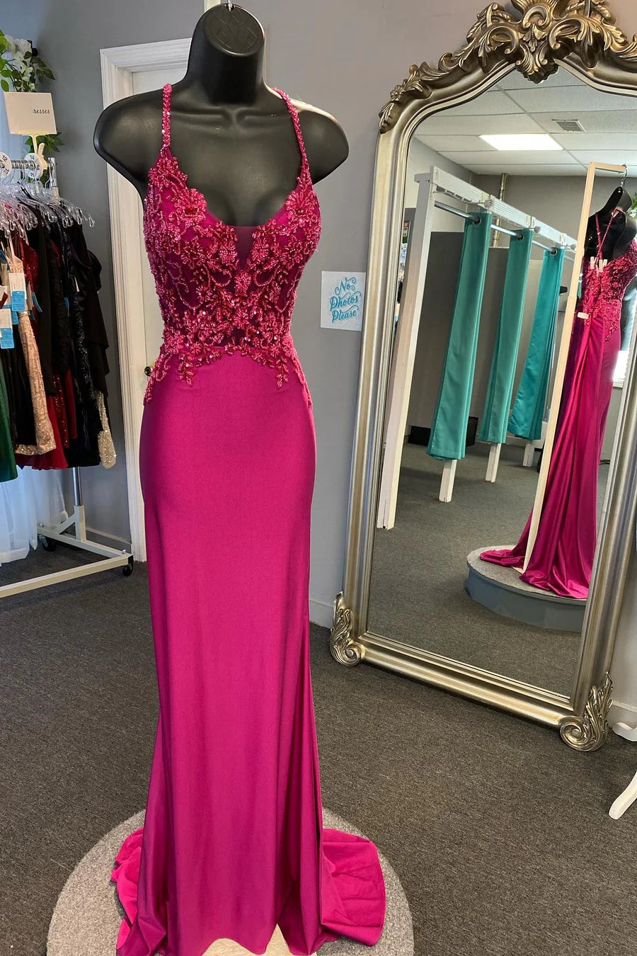 Vestido de fiesta de sirena con cordones y cuentas