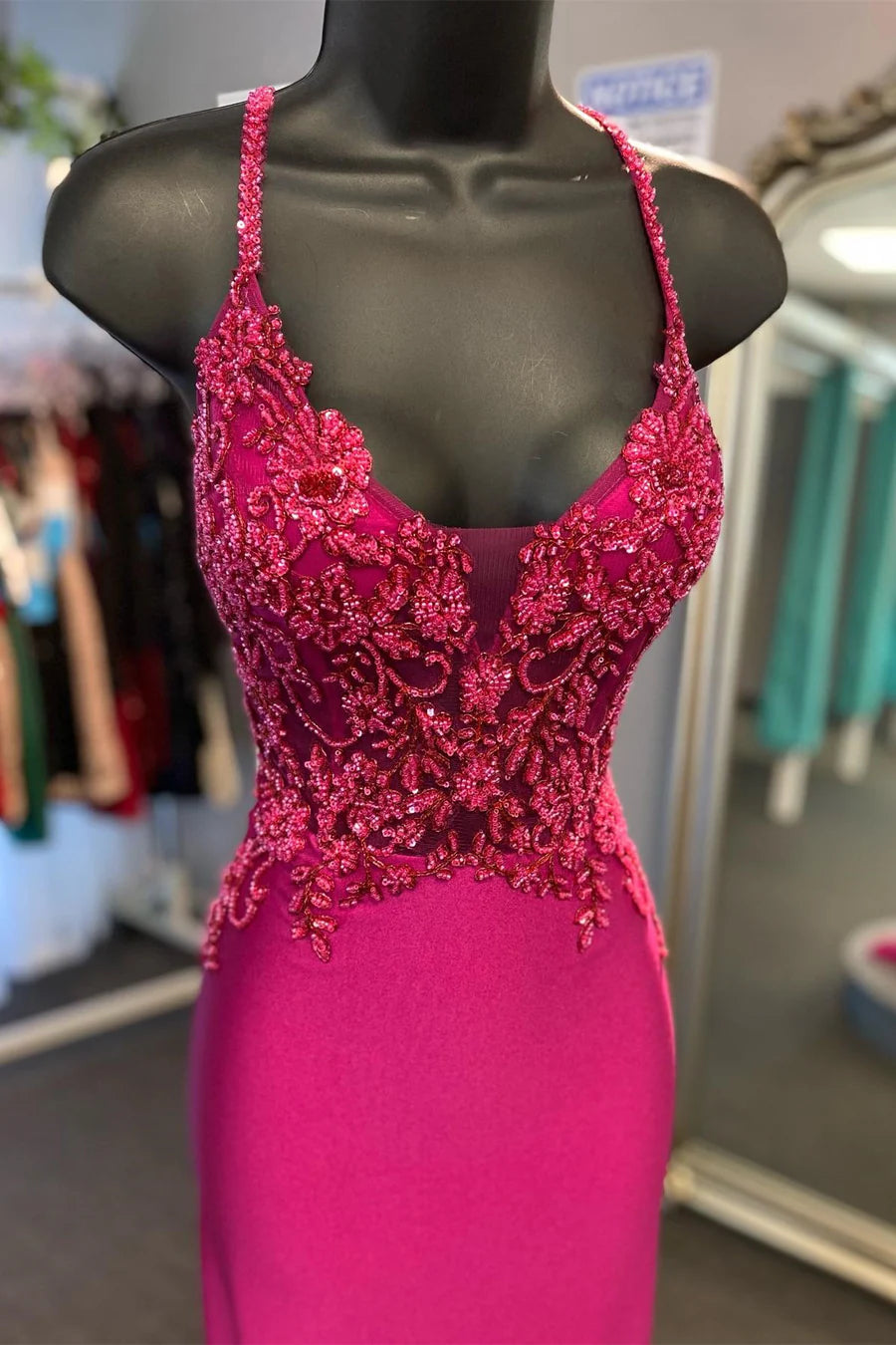 Vestido de fiesta de sirena con cordones y cuentas