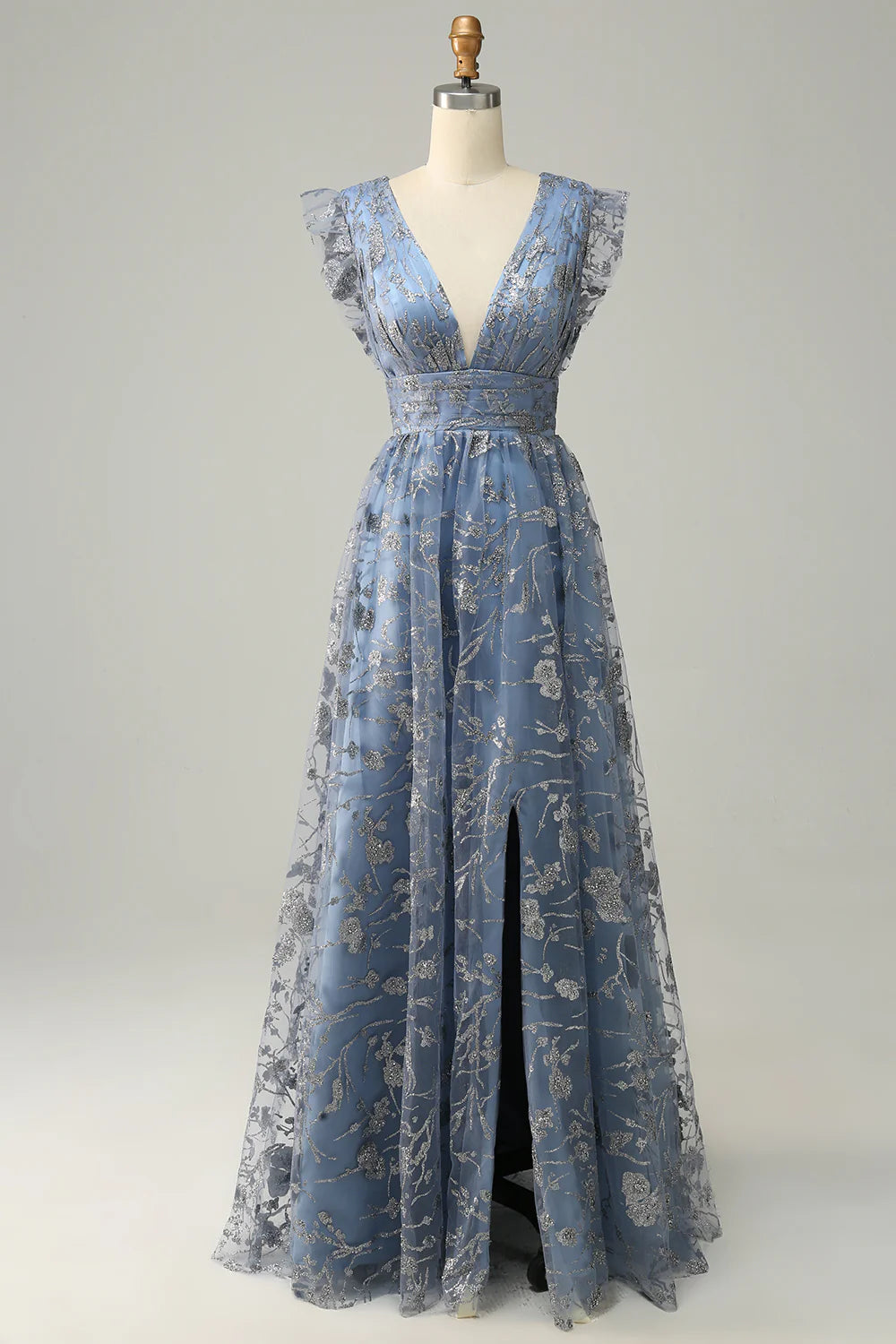 Robe de bal grande taille à col en V profond et broderies