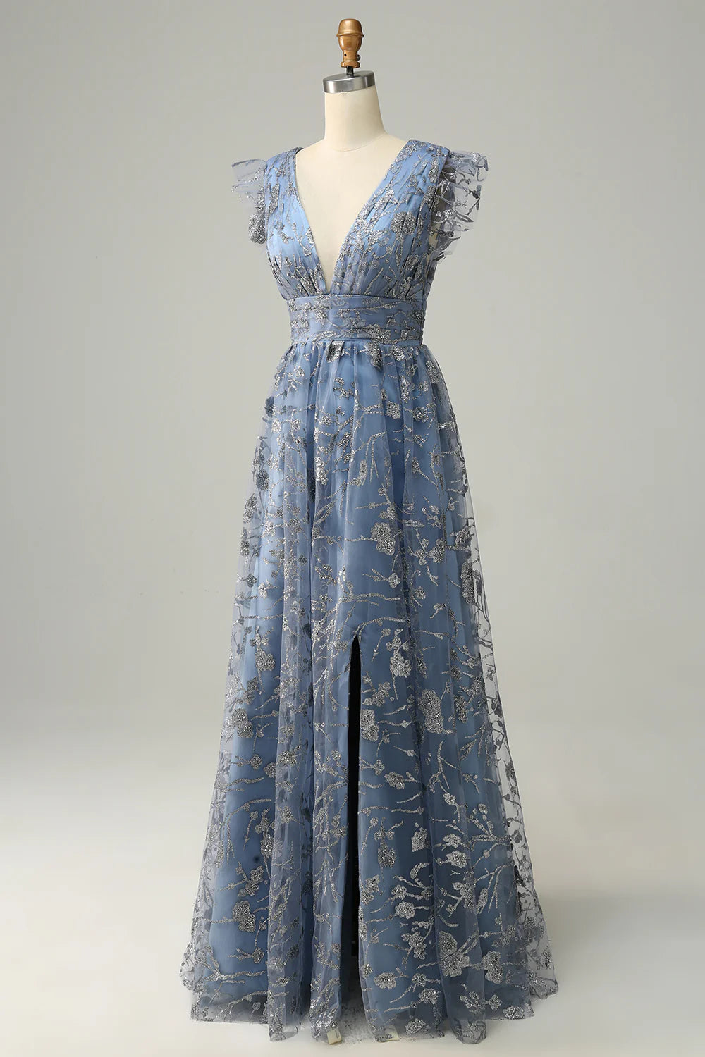 Robe de bal grande taille à col en V profond et broderies