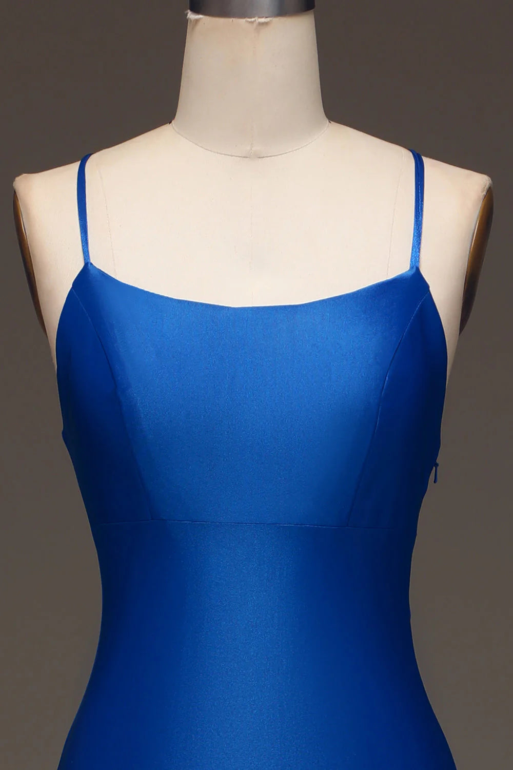 Vestido de fiesta de satén estilo sirena, sencillo, con tirantes finos, hombros descubiertos y largo hasta el suelo