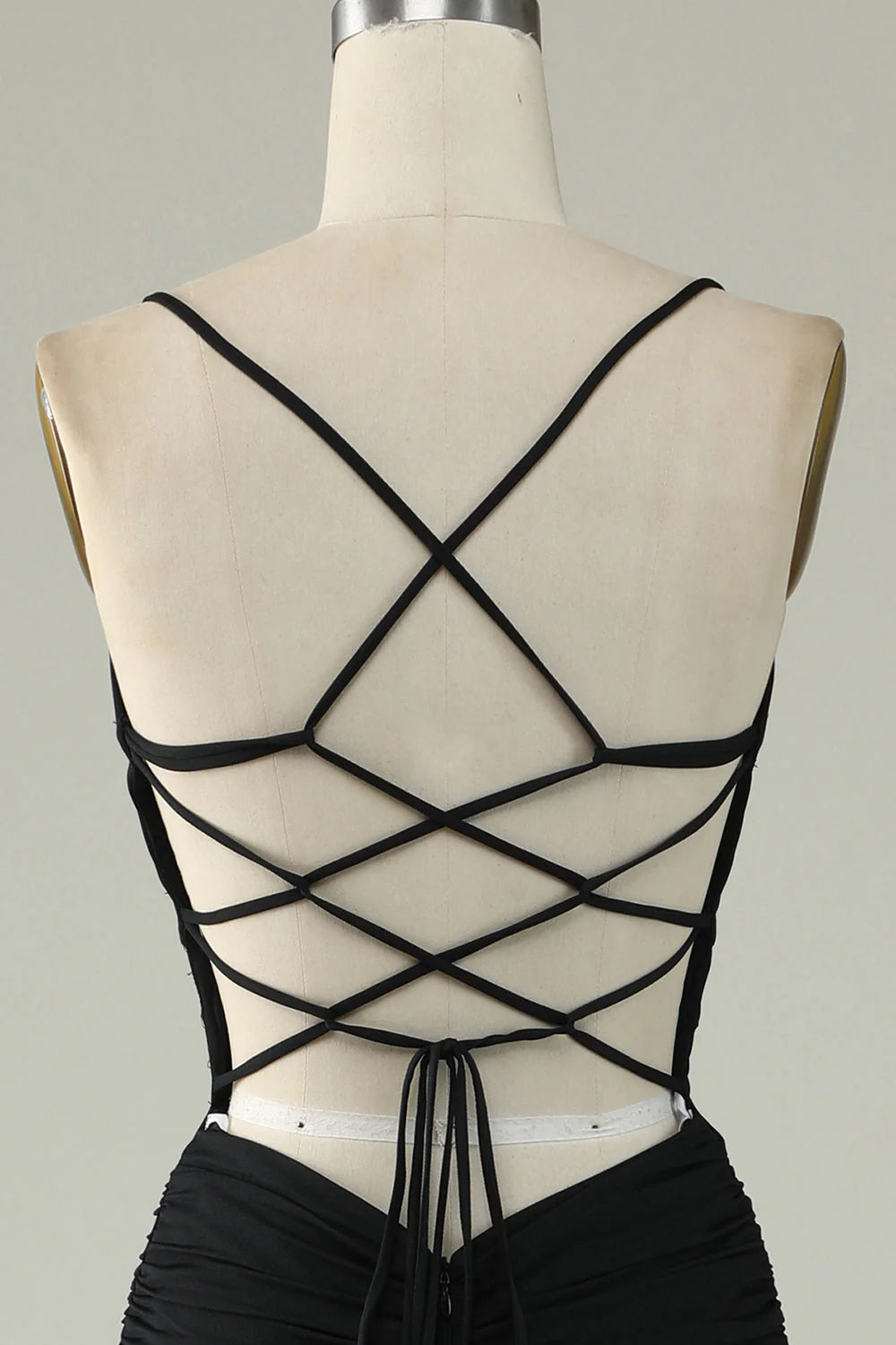 Vestido de fiesta de sirena con tirantes finos, escote en el medio, espalda descubierta y cordones