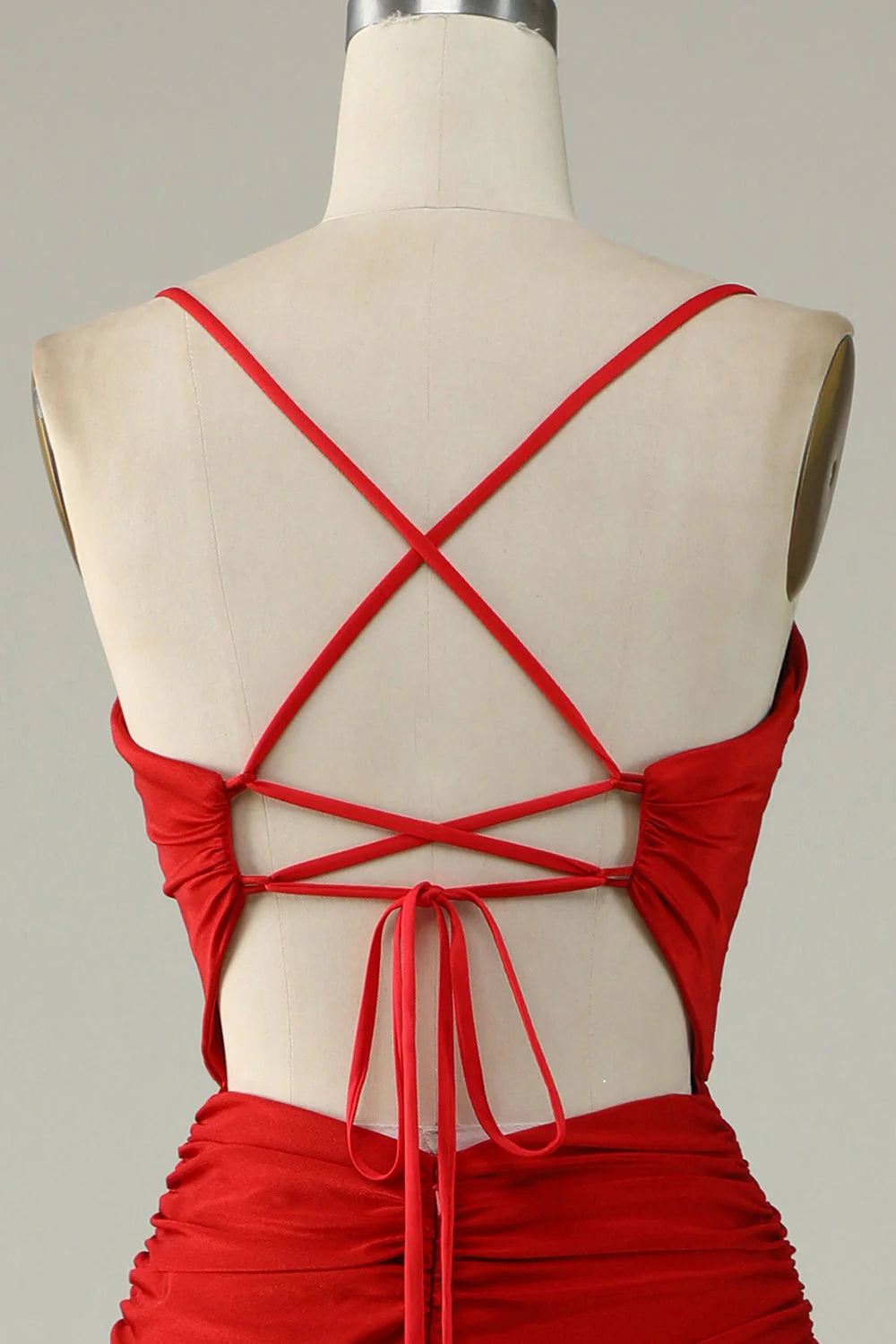 Vestido de fiesta largo de sirena con tirantes finos en color verde oscuro