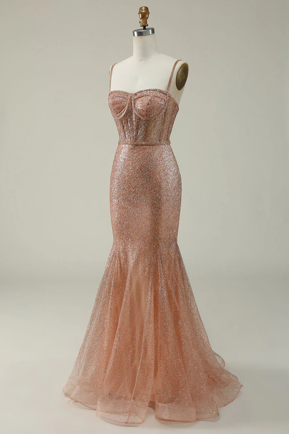 Robe de bal longue sirène à paillettes et décolleté en cœur