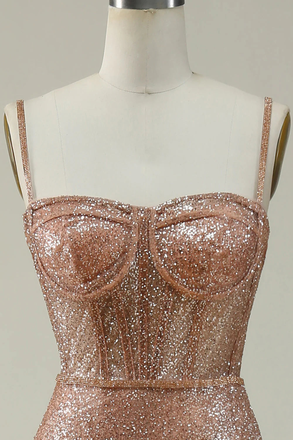 Robe de bal longue sirène à paillettes et décolleté en cœur