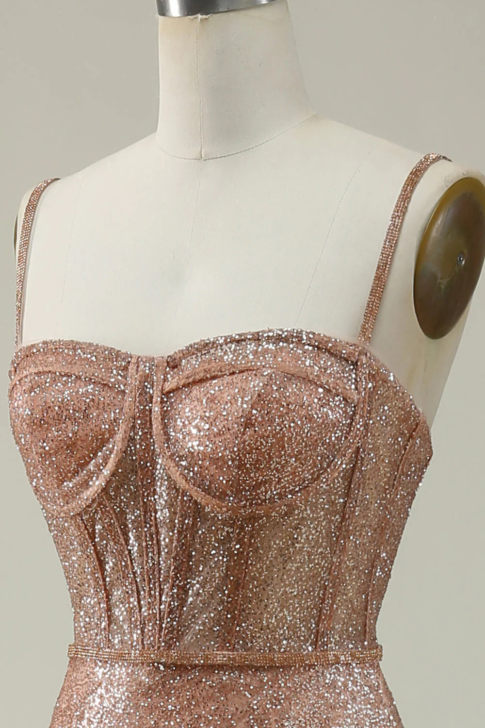 Robe de bal longue sirène à paillettes et décolleté en cœur