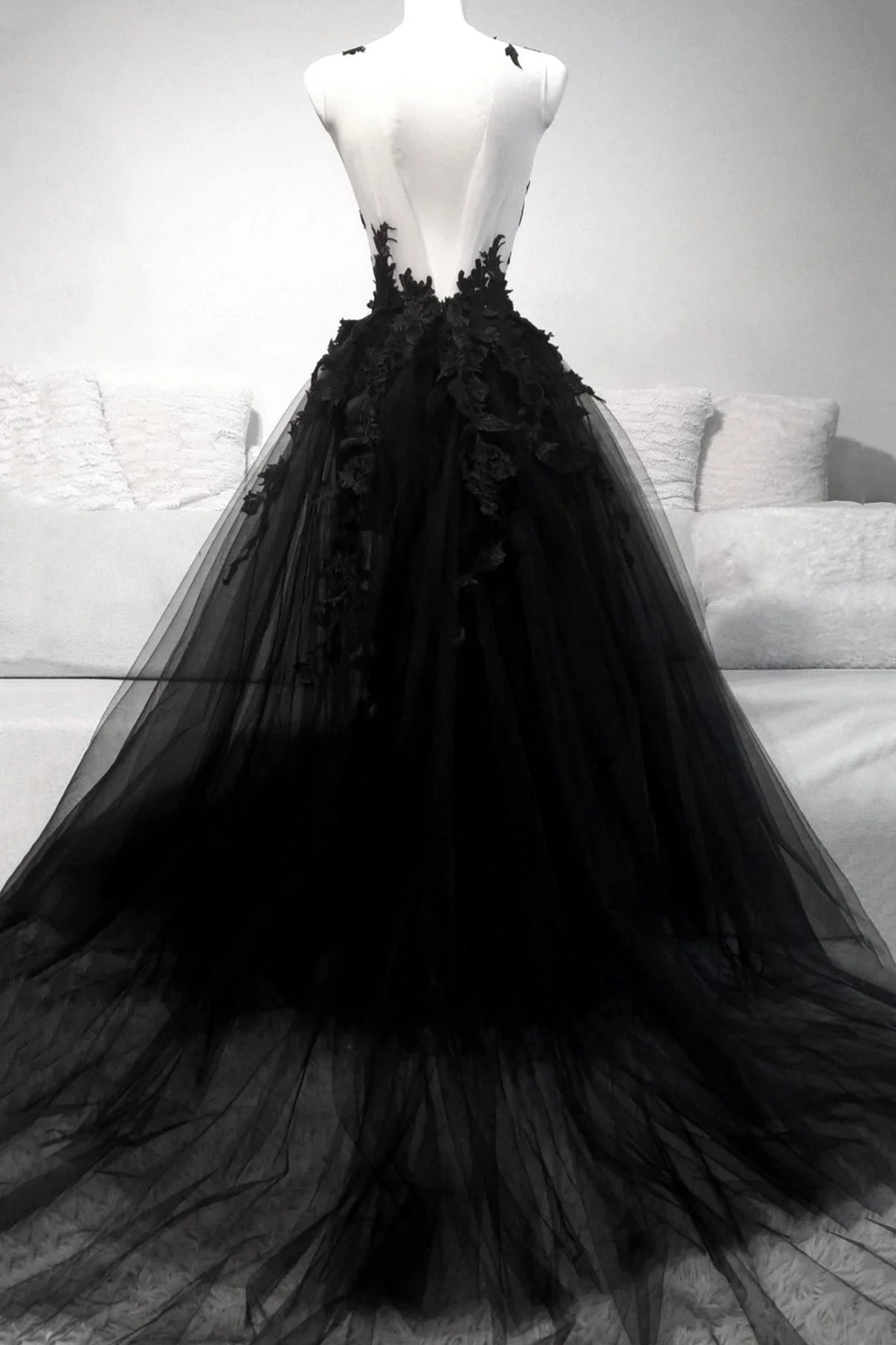 Robe de bal longue trapèze en dentelle et tulle noir