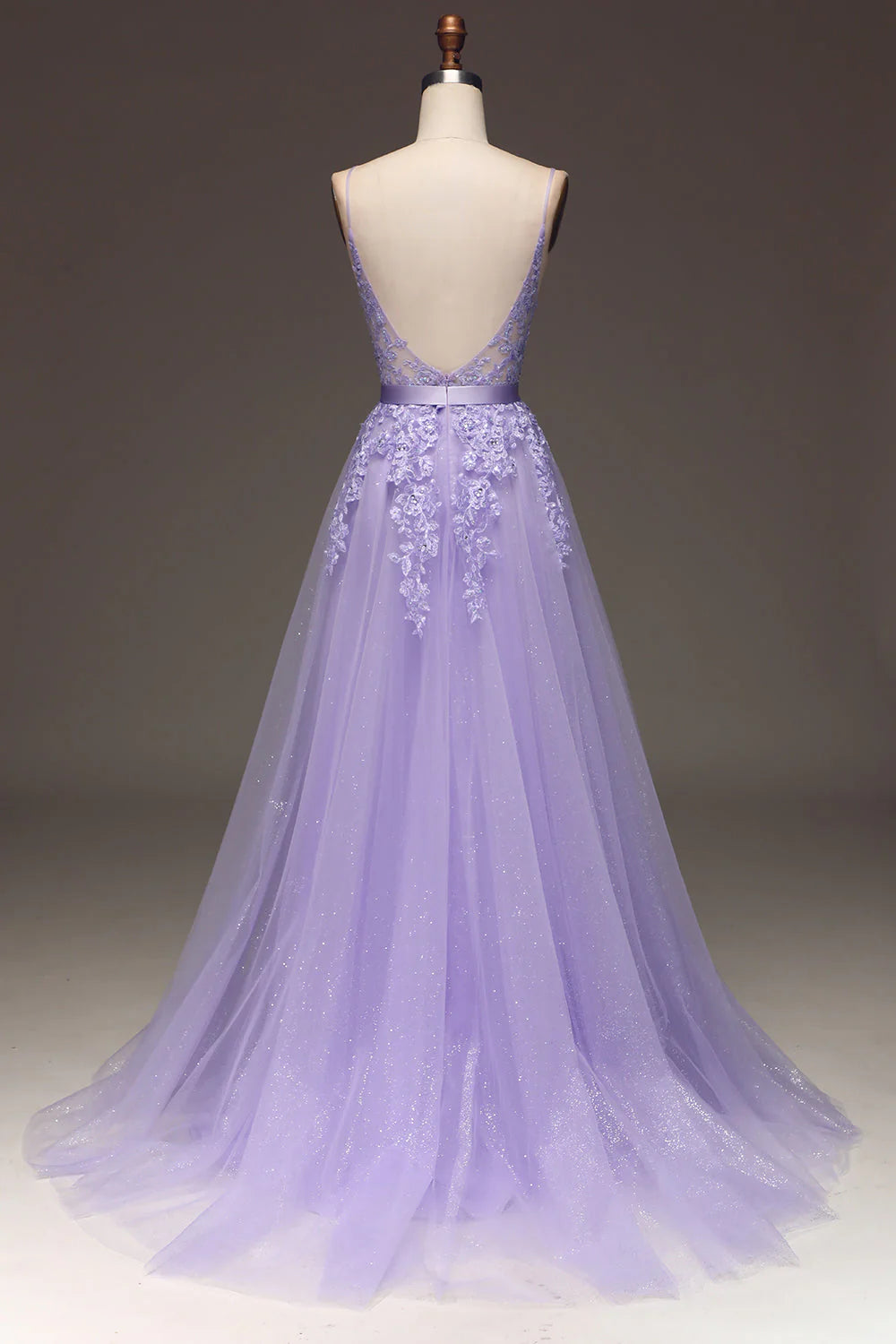 Robe de bal trapèze longue à bretelles spaghetti, en tulle et perles, avec applications