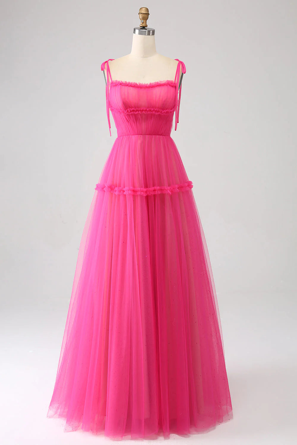 Robe de bal longue en tulle à volants et coupe trapèze