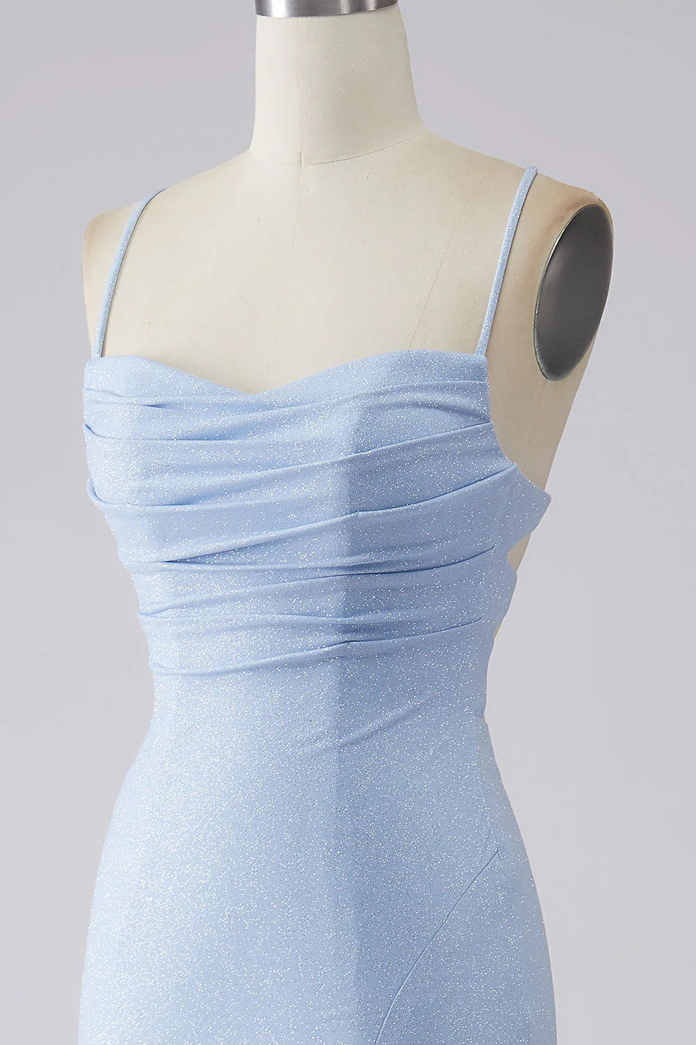 Vestido de fiesta azul claro de sirena brillante con abertura