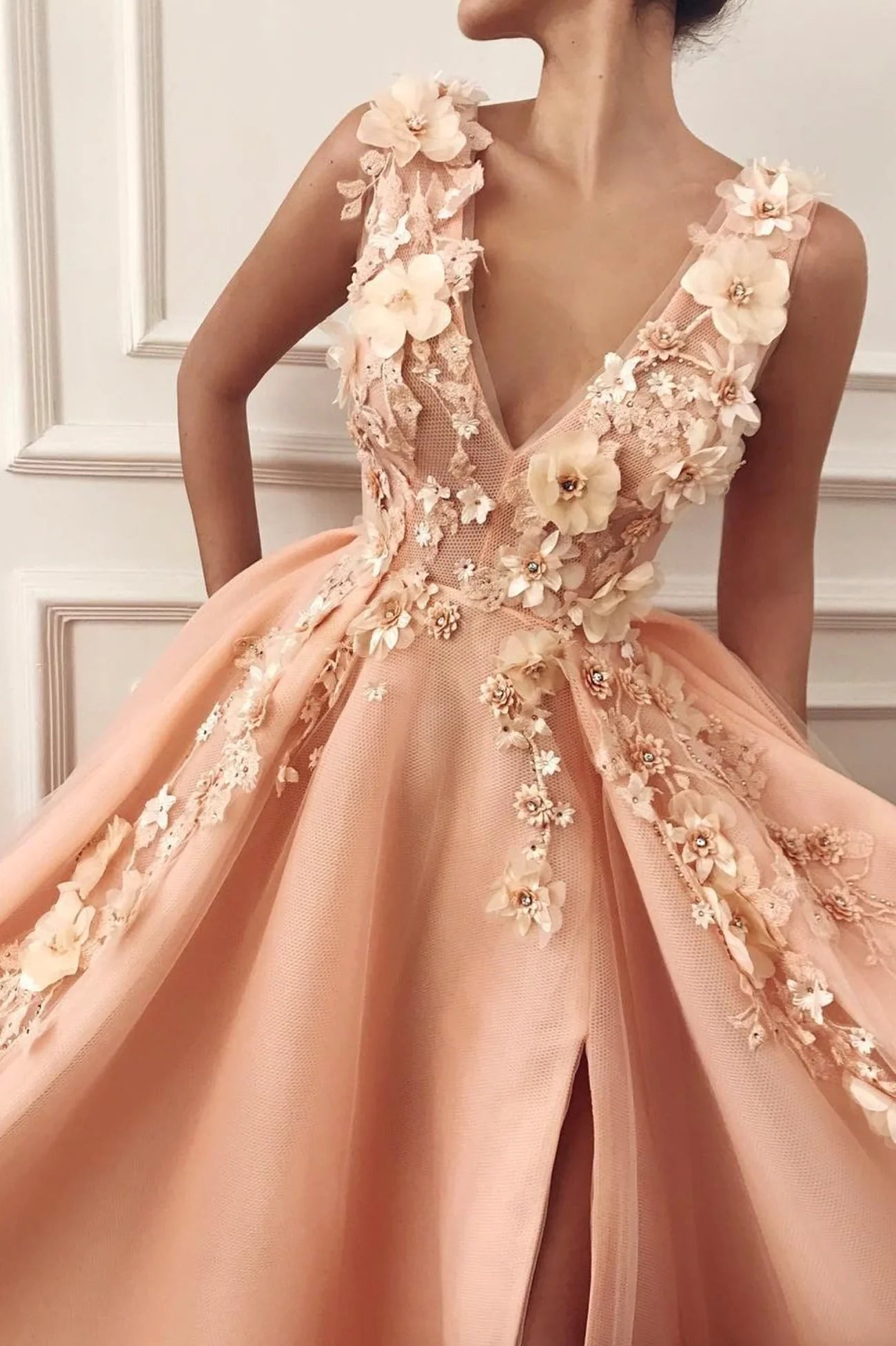 Robe de bal longue trapèze en tulle avec appliques et fente