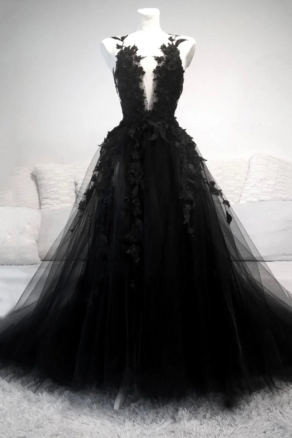 Robe de bal longue trapèze en dentelle et tulle noir