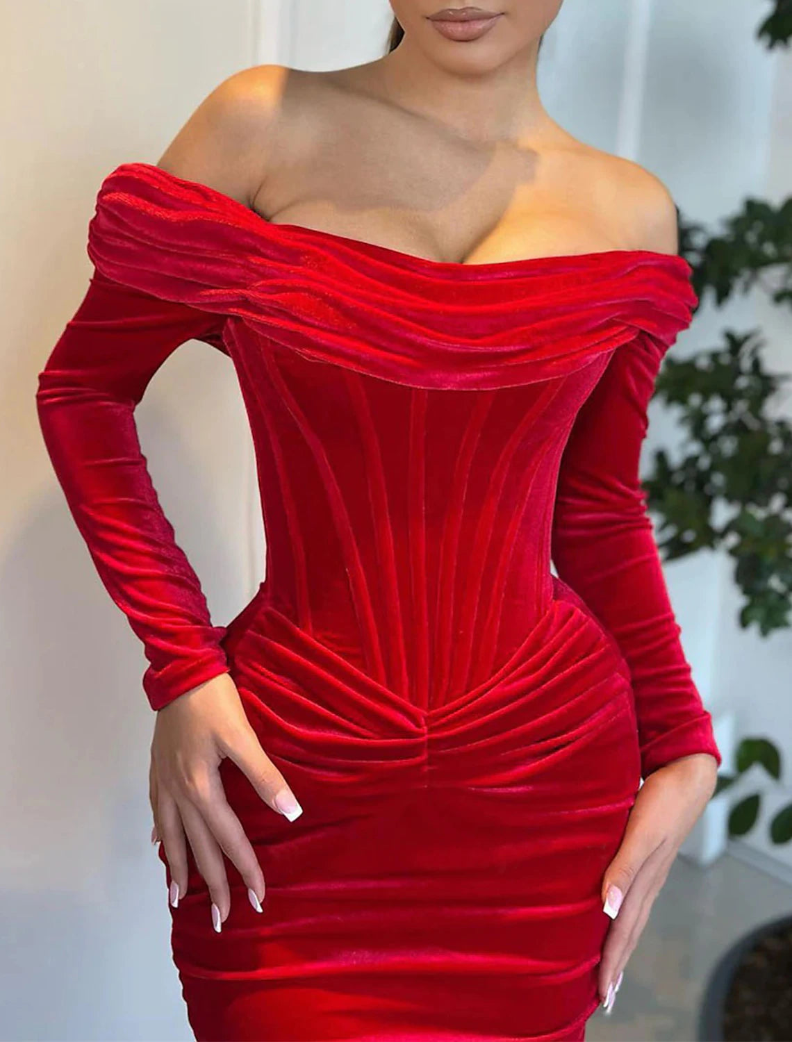 Vestido de noche Weitese de sirena/trompeta con corsé, vestido formal rojo y verde, cola larga con hombros descubiertos de terciopelo con fruncido
