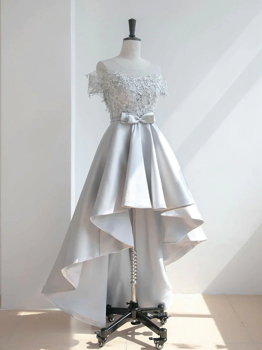 Gray Scoop Neckline High Low Lace Prom Dresses