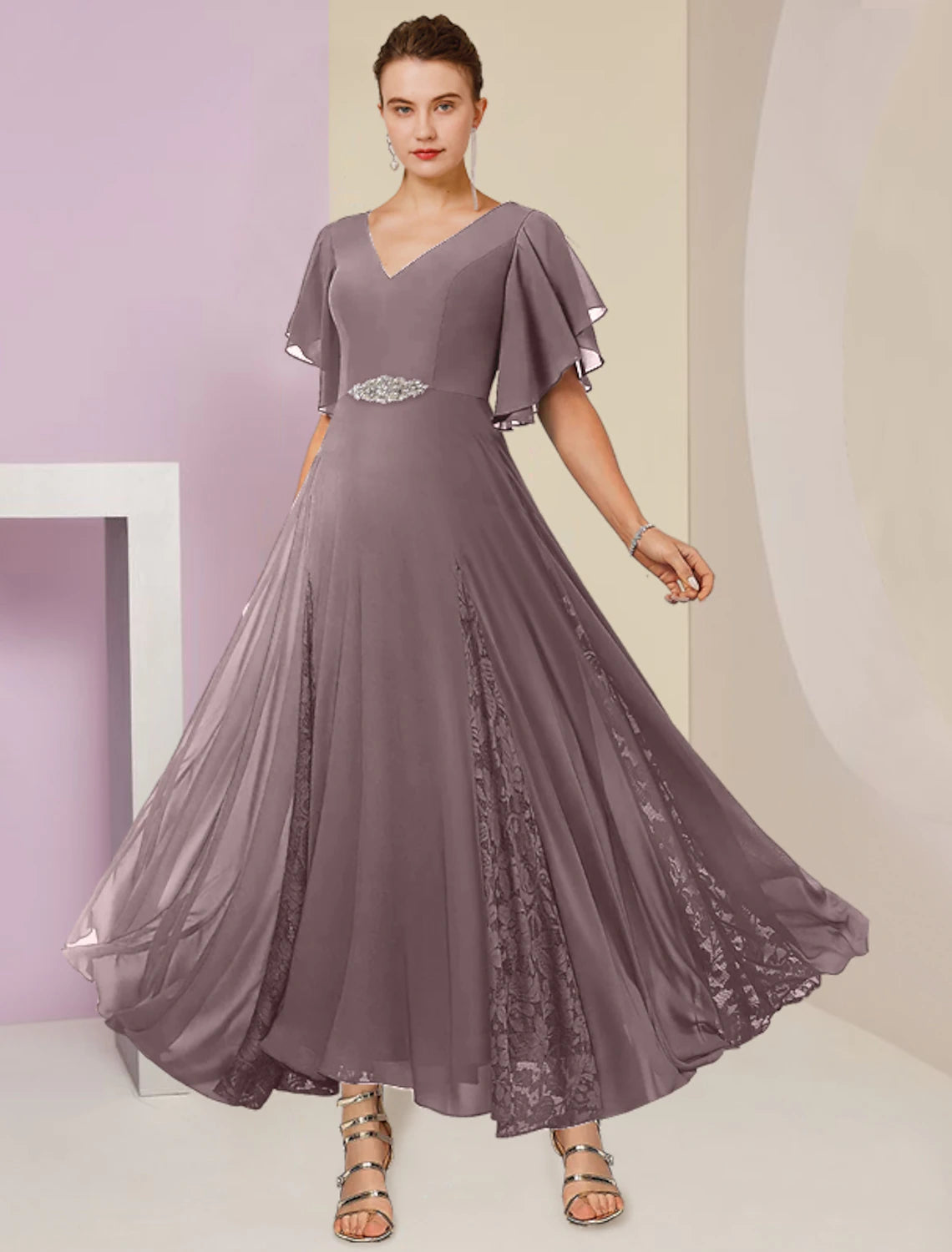 A woman wearing the Weitese A-line V-neck short sleeve dress.