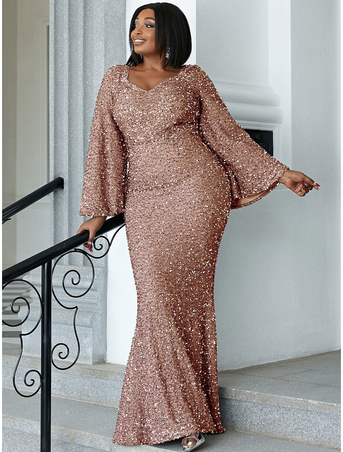 Model wearing a Weitese A-line V-neck chiffon cocktail dress with beading and lace, front view.