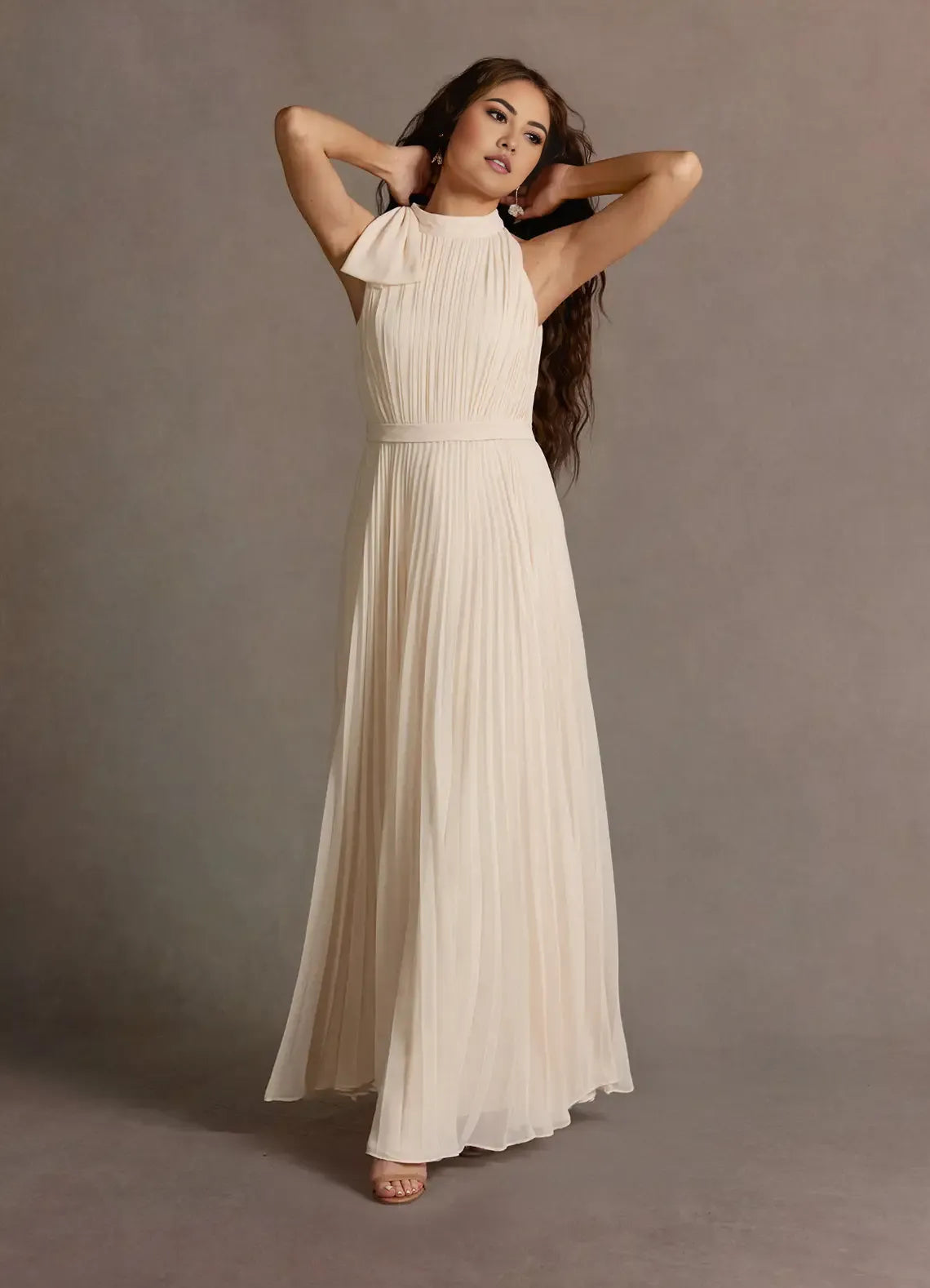 Robe Weitese A-Line Bleue Dos Nu Sans Manches Simple Mousseline Robe de Soirée Longueur Sol Plissée Robe de Bal 