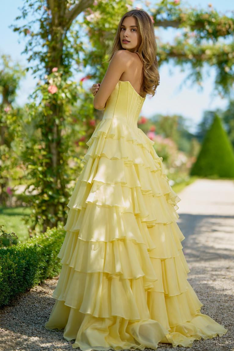 Robe Weitese A-line épaules dénudées robe de soirée bustier sans manches balayage/pinceau traîne robe de bal à volants 