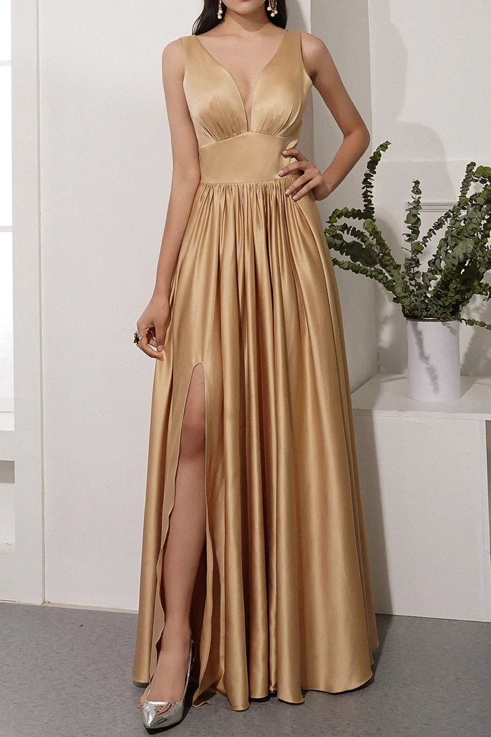 Robe de soirée longue en satin avec fente et manches courtes