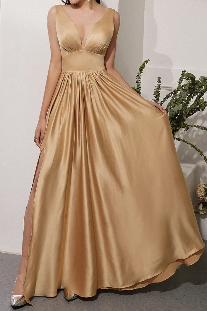 Robe de soirée longue en satin avec fente et manches courtes