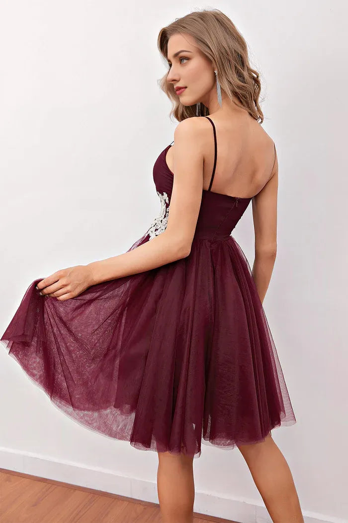 Weitese Dress A-line Spaghetti Straps Burgundy Short Prom Homecoming Dress With Applique