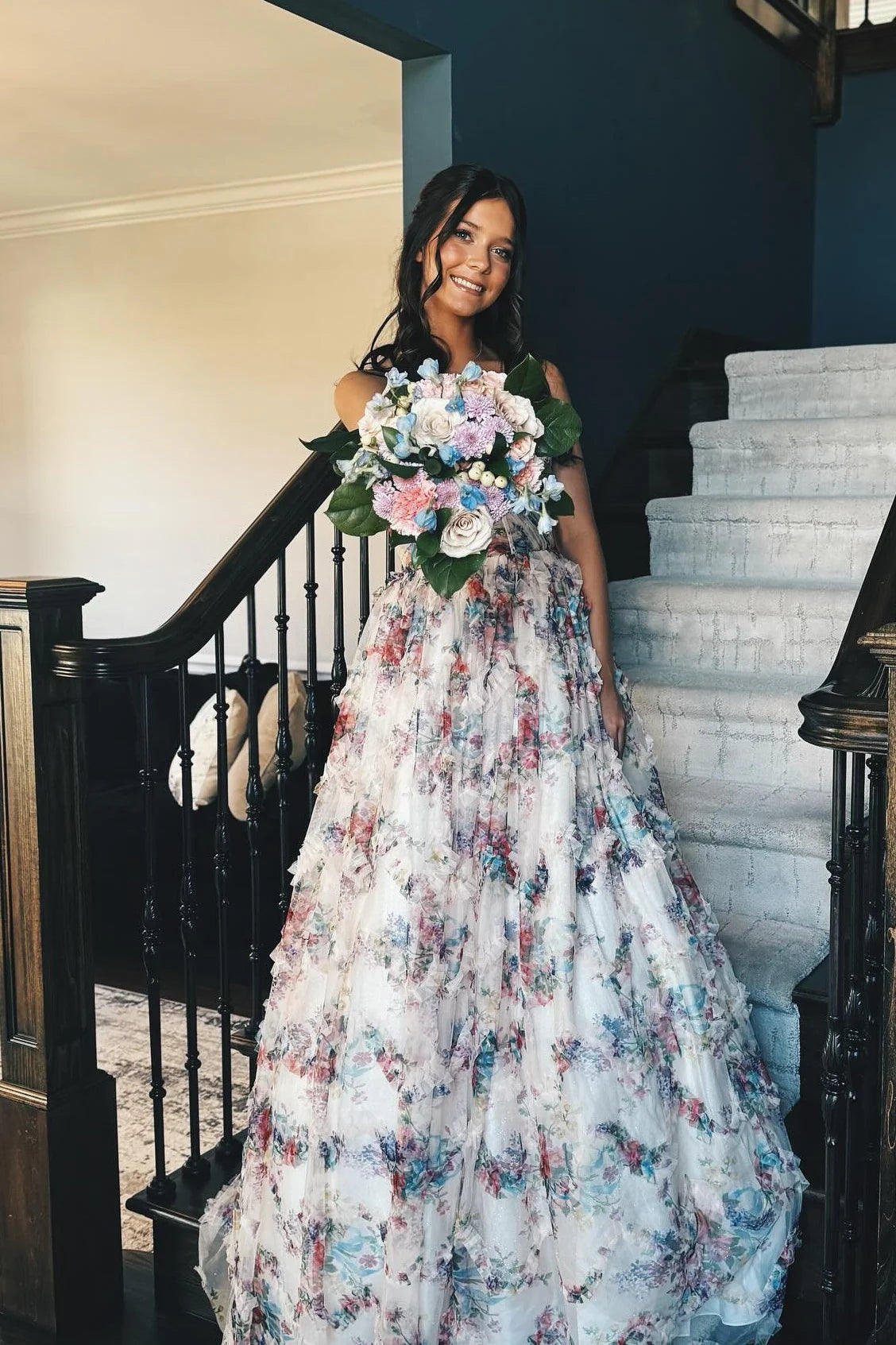 Robe Weitese A-line sans bretelles imprimé floral plissé ourlet à volants robe longue robe de bal 