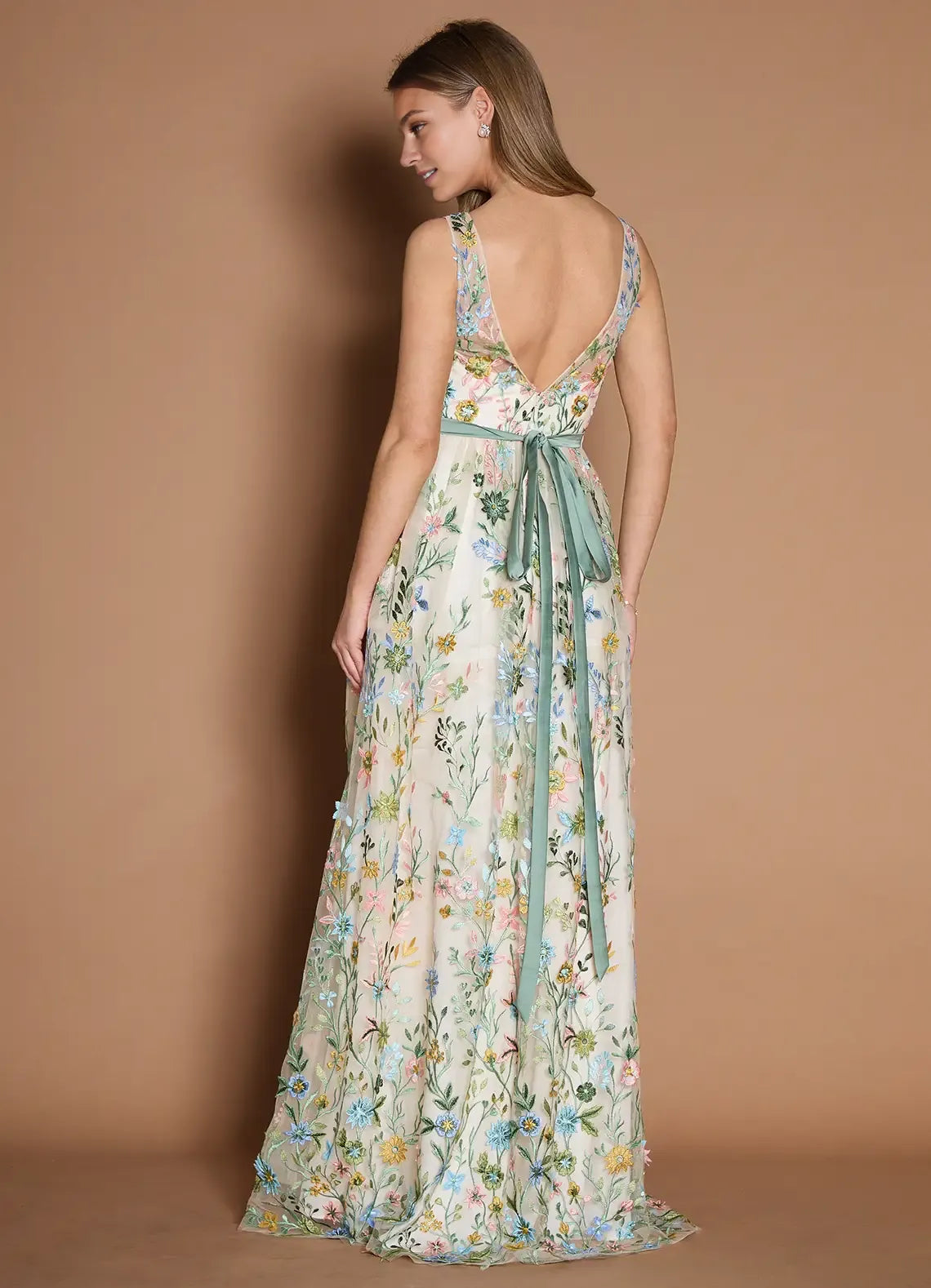 Weitese Dress Boat Neck Romantic Flower Embroidery Maxi Dress Sleeveless Princess Slit V Back Mermaid Prom Dress