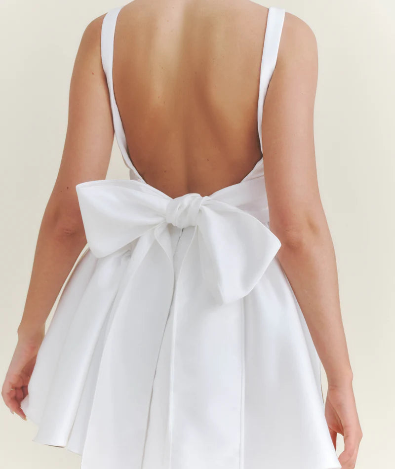 Weitese Dress Charming Satin Bow Back Pleated Dress Mini Dress White A-Line Sleeveless Homecoming Dress