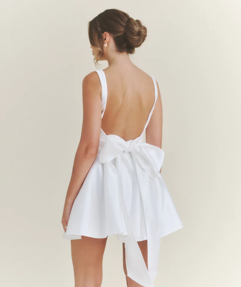 Weitese Dress Charming Satin Bow Back Pleated Dress Mini Dress White A-Line Sleeveless Homecoming Dress